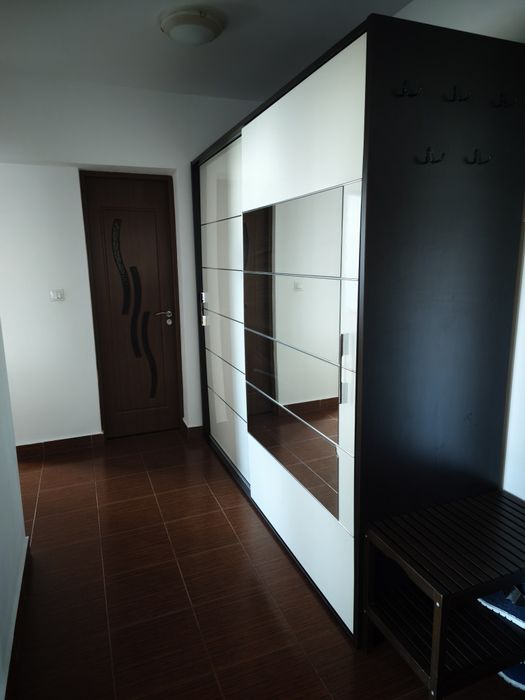 Inchiriez apartment cu 2 camere