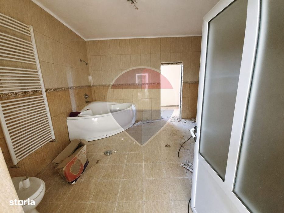 Spațiu comercial de 800mp de vânzare in Marginea