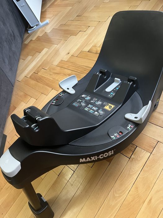Maxi Cosi Coral 360 столче с база