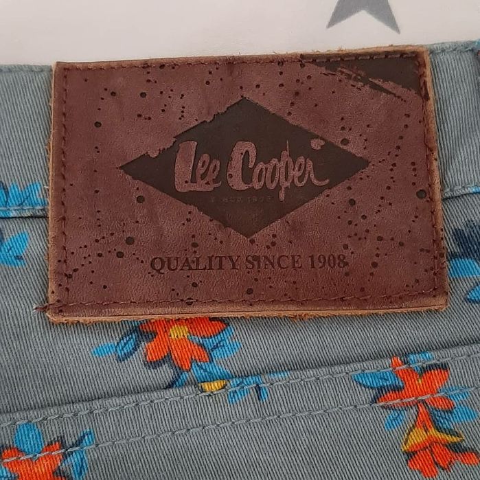 Fusta Lee Cooper