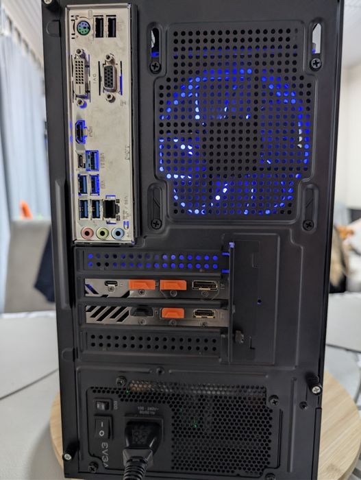 Мощен гейминг компютър - рядка  RTX 2080 Ti водно / Ryzen 5 3600x по добър от PS5 Pro