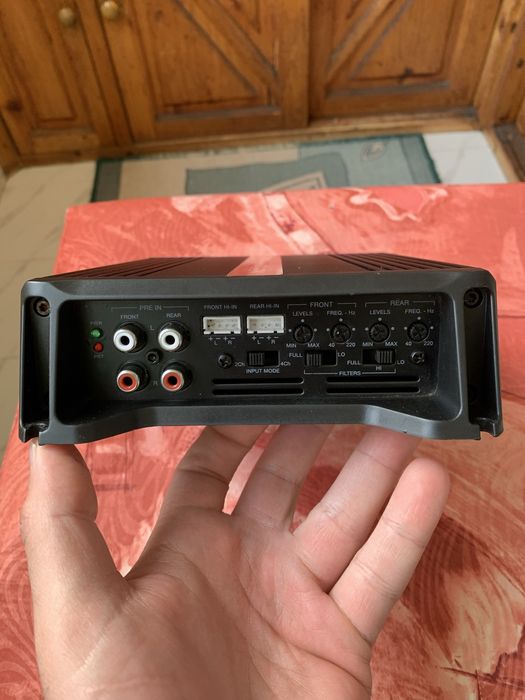 Авто усилвател Hertz