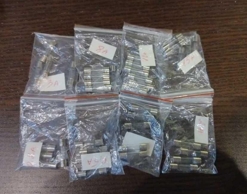 Предохранитель стеклянный 30мм. В ассортименте.