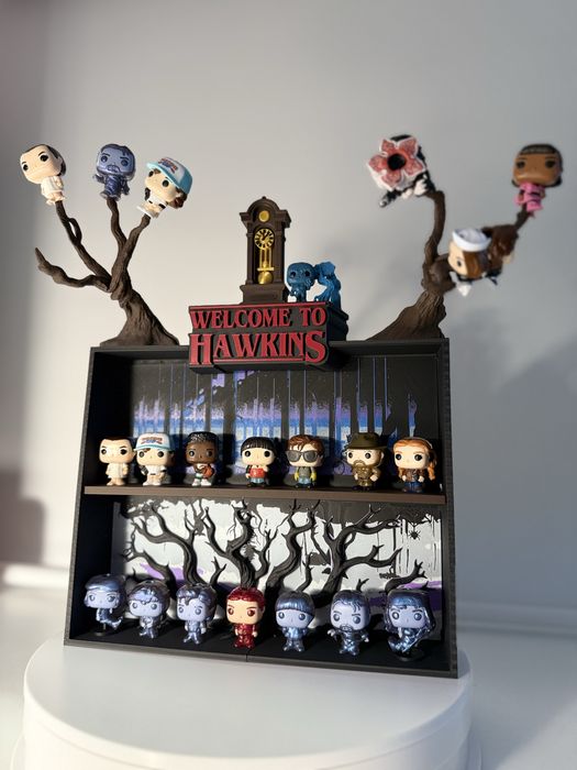 Suport etajera display figurine Stranger Things kinder