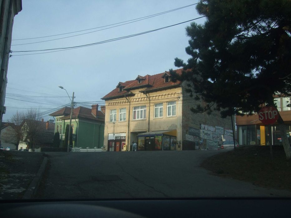 Vand casa + teren zona de sud a Municipiului  Campulung