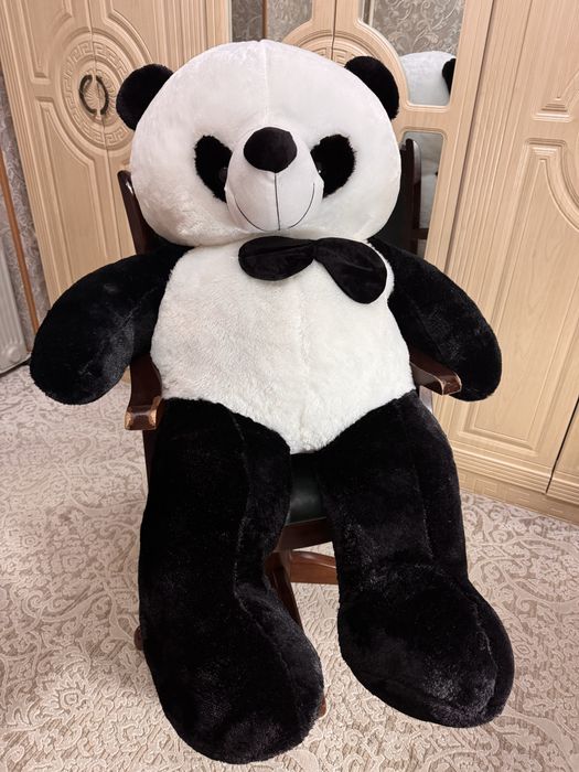 Огромная плюшевая панда