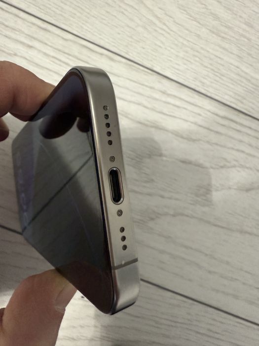 iPhone 15 Pro , Natural Titanium ,256 GB , ca NOU