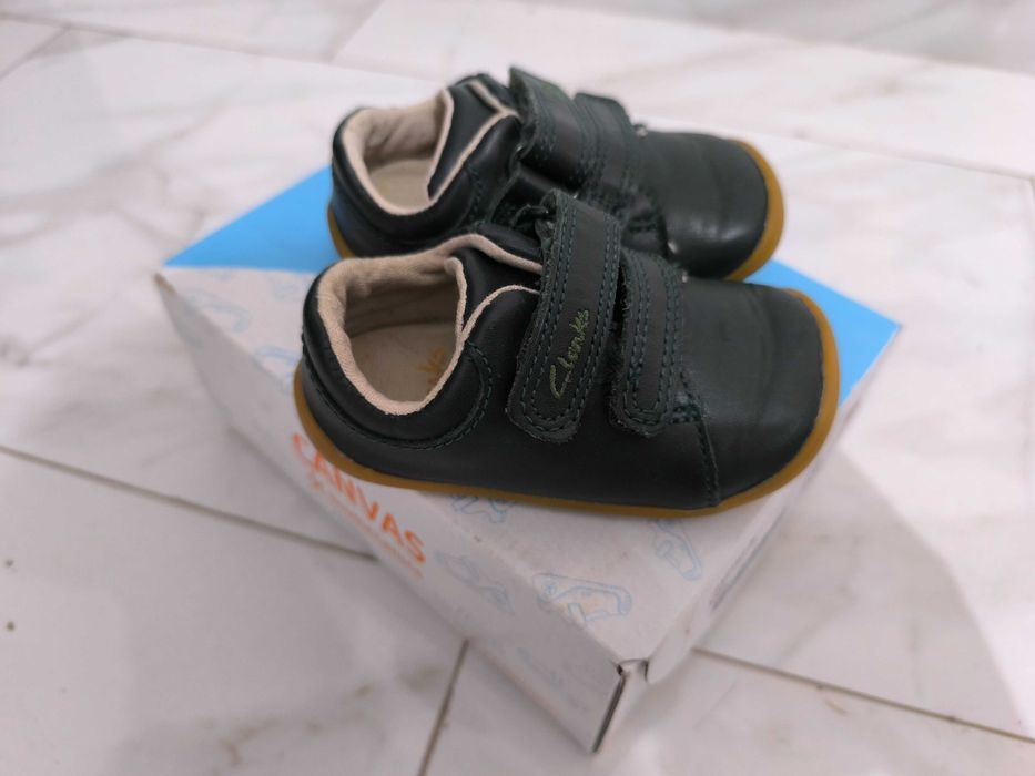 Обувки за прохождане на Clarks -номер 18