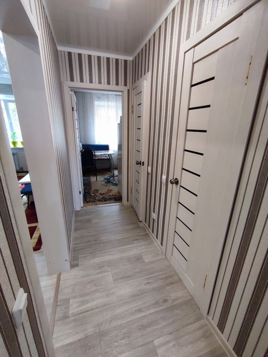 Продается 2-комн (9-43, 1 эт)