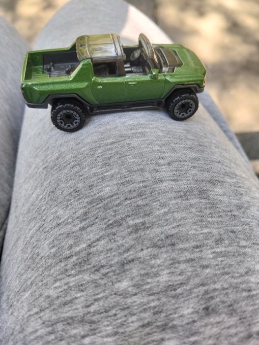 Машинка Hootwheels