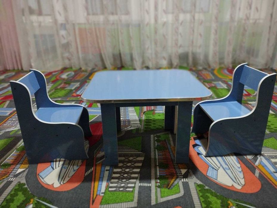 Yosh bolalar uchun mebellar sotiladi