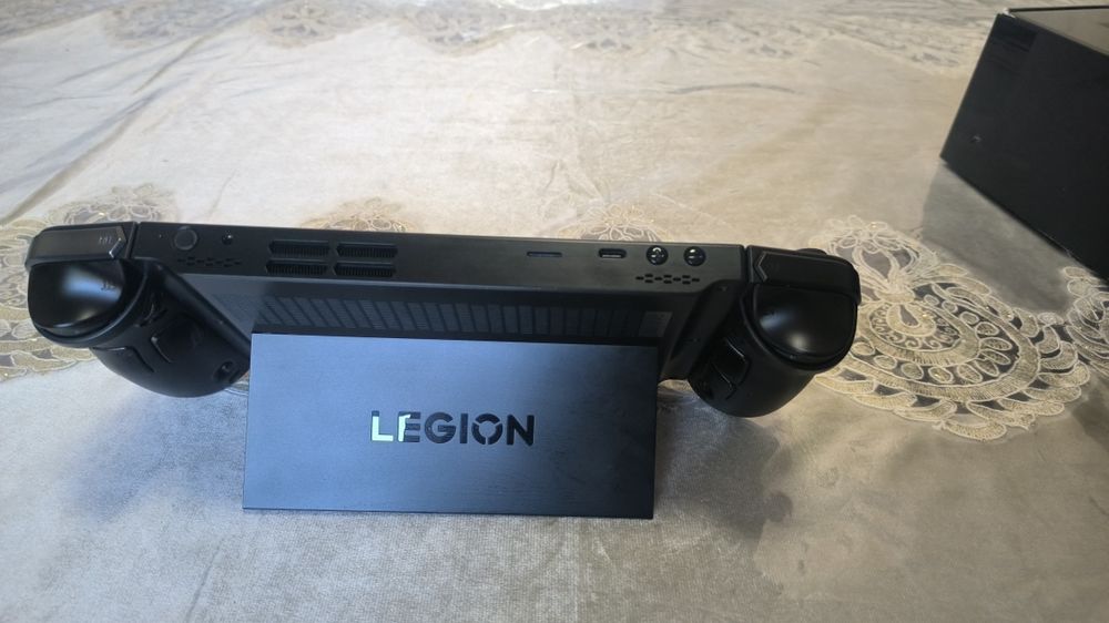 Lenovo Legion Go Z1 Extreme 16/512 / Идеал
