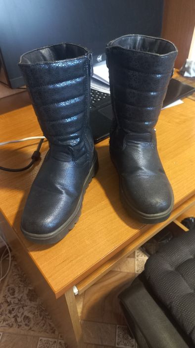 Продам зимние, тёплые сапожки на девочку