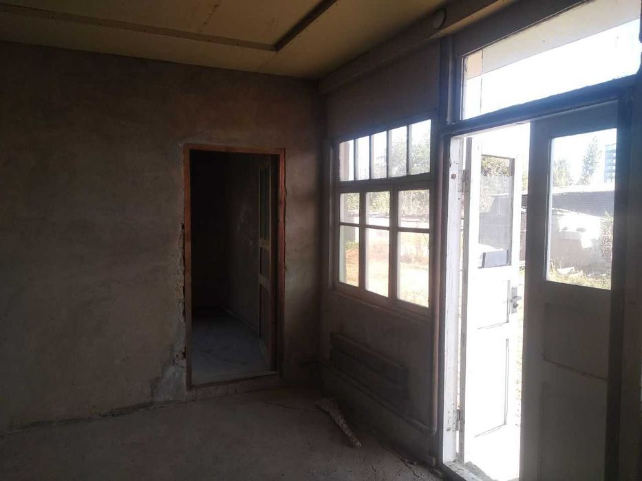 Уй сотилади(Нурафшон шахар)