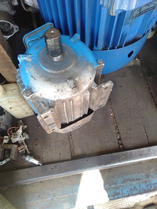 Продам электро двигателя