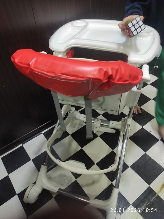 Детский стульчик для кормления(Италия))