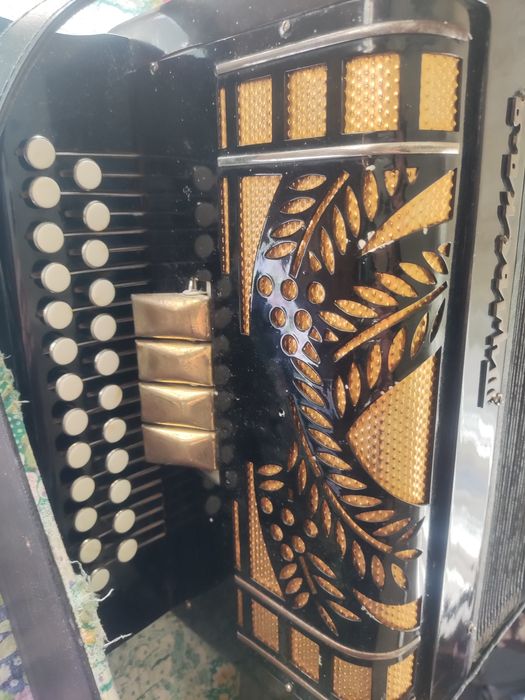 Продам гармонь Тулльская