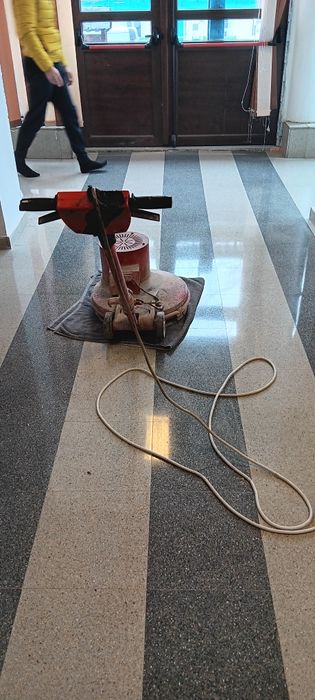 Turnare de mozaic șlefuit lustruit și ceruit