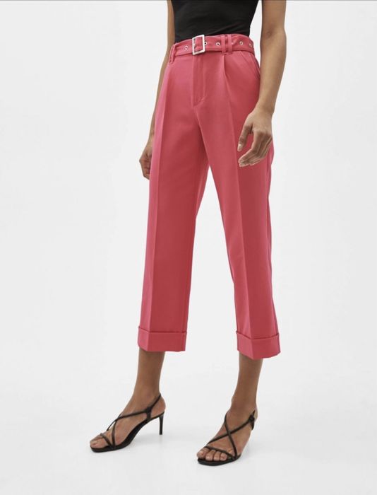 Costum dama fucsia nou cu eticheta Bershka XS