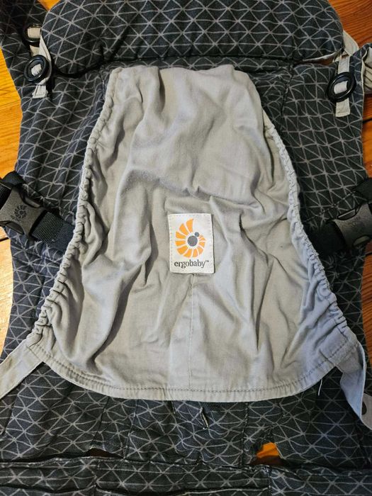 Ергономична раница Ergobaby Adapt - Geo Black