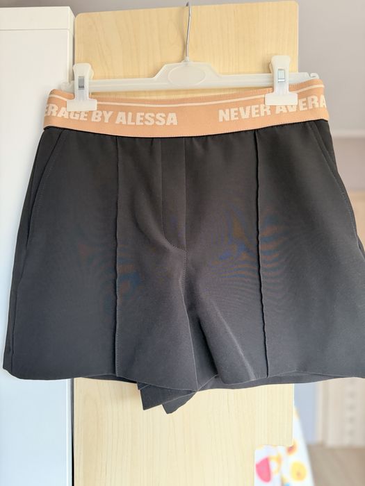 Alessa Adore You Къс Панталон - Черен