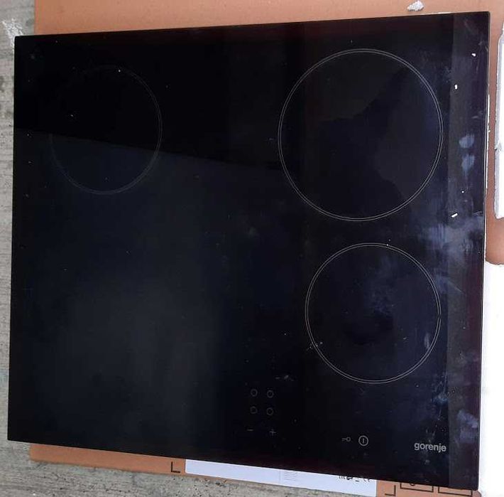 Стъкло за керамичен котлон Горение,Аристон, AEG, Bosch, Indesit