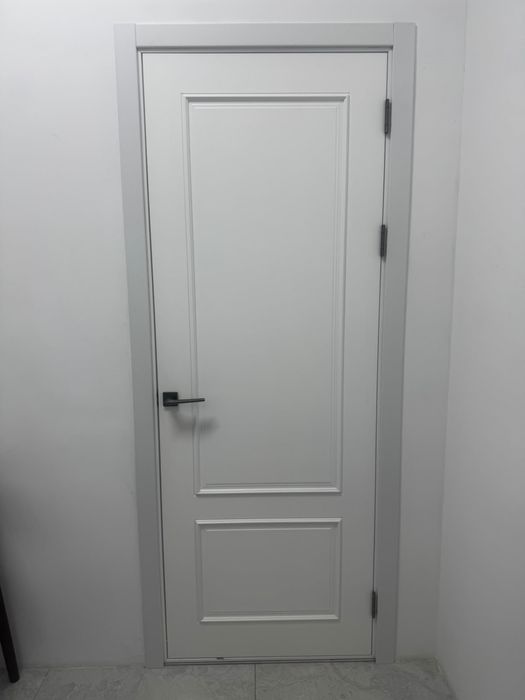 Продам двери 2 штуки и зеркало