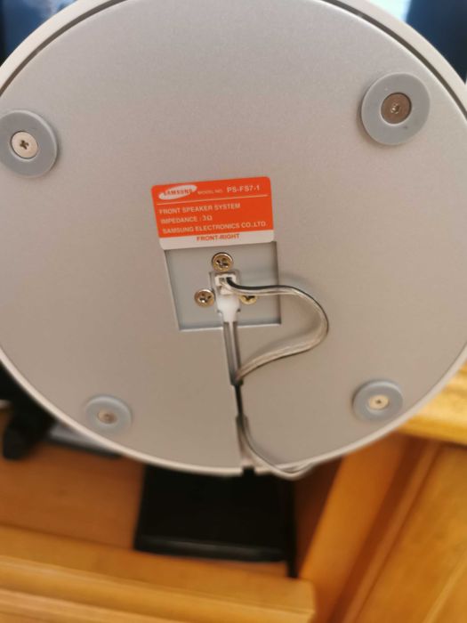 Продавам тонколони   Самсунг в иделано състояние. 60лв всичко.