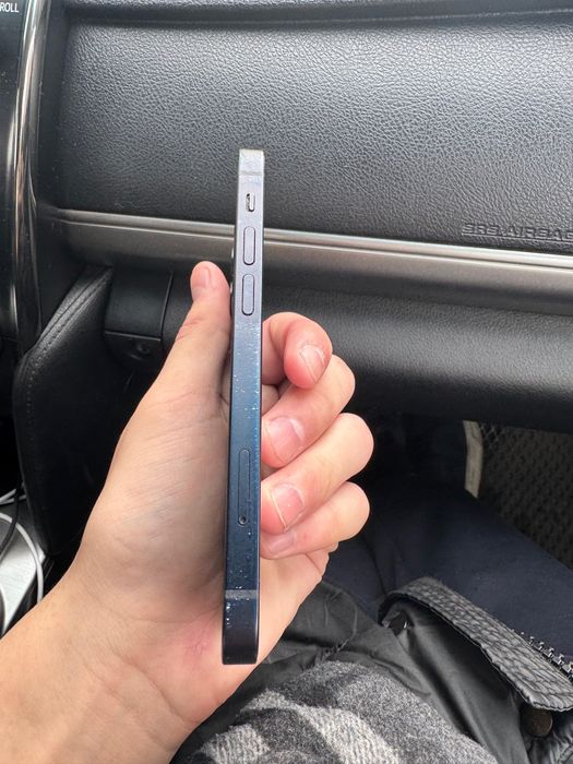 Iphone 12 mini в красивом темном синем цвете