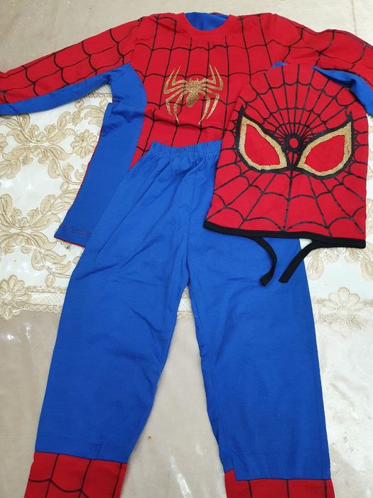 Человек паук.кийими сотилади.СПАЙДЕРМЕН .2йошдан 5 йошгача2 йошдан 5 й