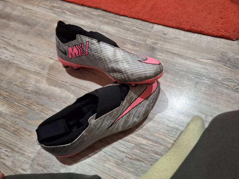 Продавам детски бутонки