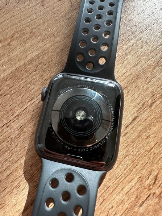 Смарт часовник APPLE WATCH SERIES 5 - 44mm