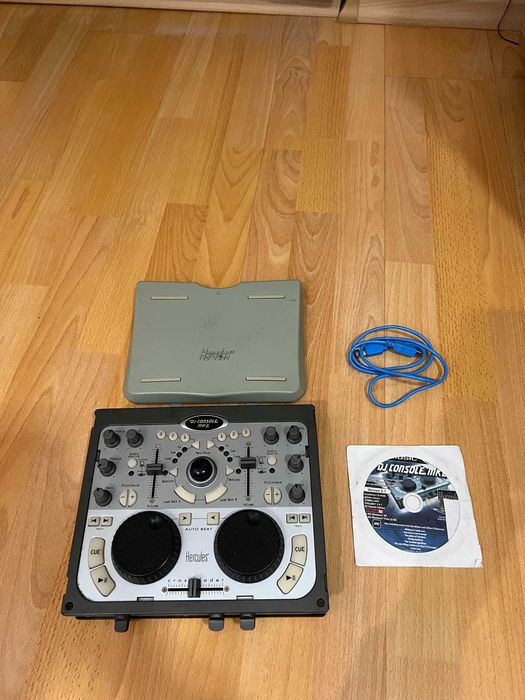 DJ контролер Hercules