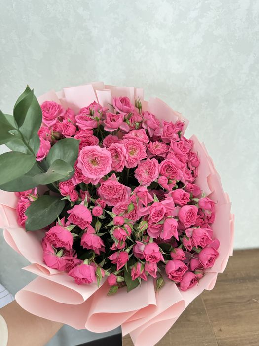 Свежие кустовые розы