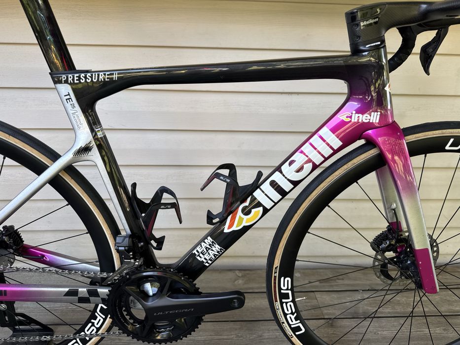 Карбонов шосеен велосипед Cinelli Pressure 2 – Team Edition (MBH Bank Ballan CSB Colpack)