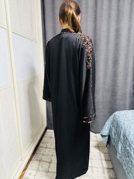 Абайка с камнями