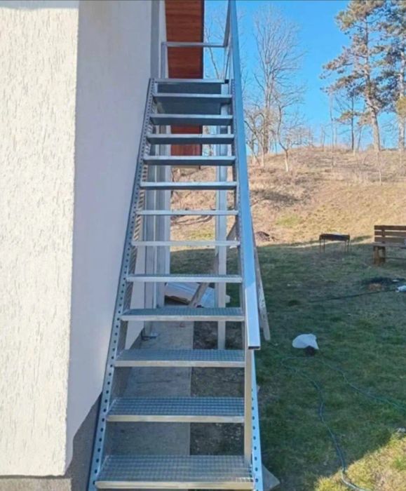 Scări metalice galvanizate