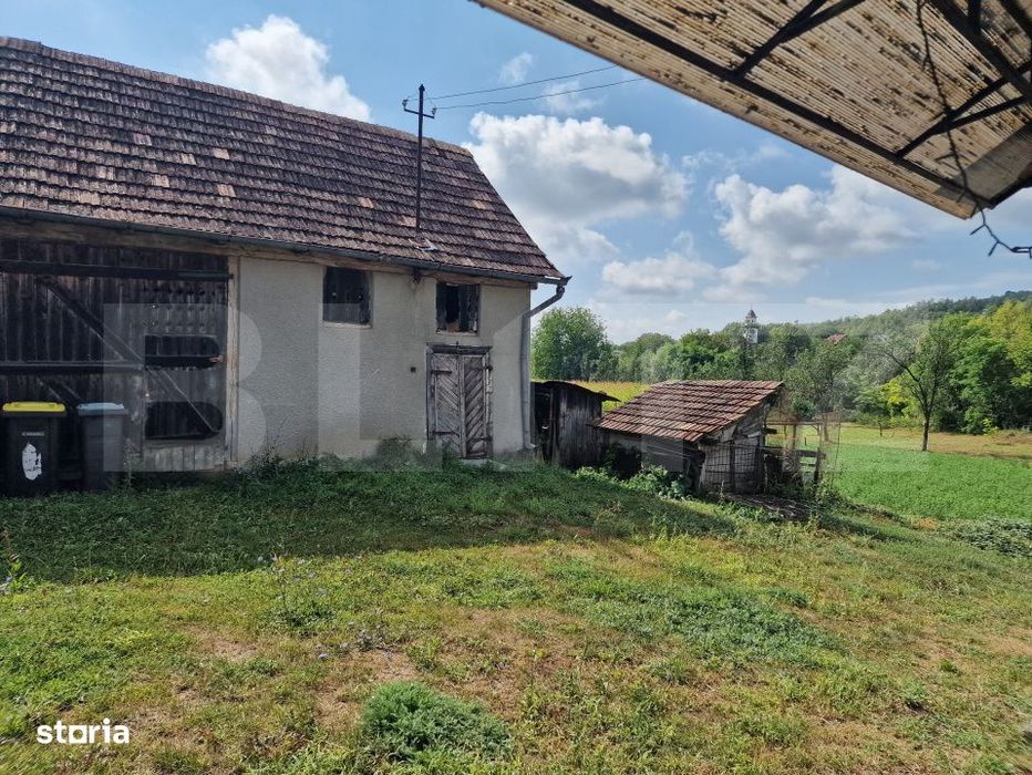 Casa individuala renovabila, teren 2300 mp, comuna Alunis