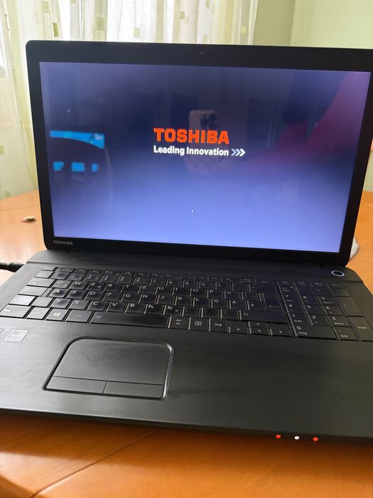 Лаптоп Toshiba Satellite C 70 D - A - 11 E
