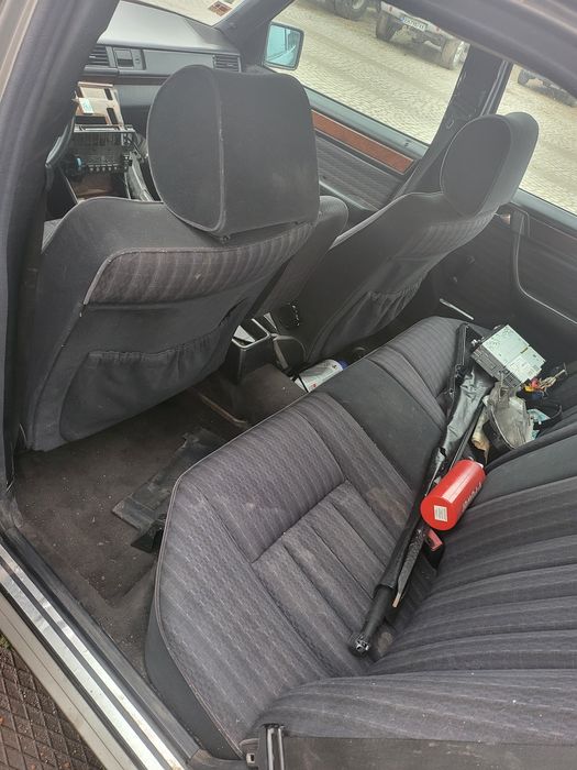 Мерцедес 124 200E. НА ЧАСТИ