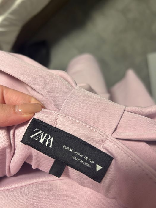 Розова рокля Zara