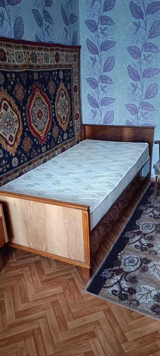Продам кровать деревянную
