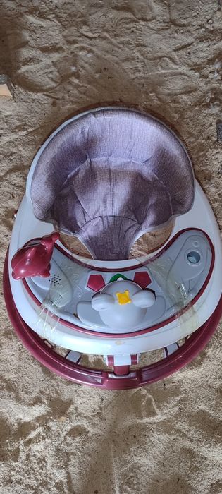 Продам столик для кормления и ходунки