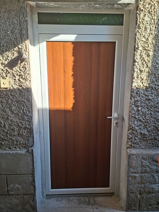 Продава етаж от къща идеален център 120кв.м.