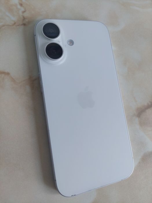 [16] Vând Apple iPhone 16 White Neverlocked (impecabil) //poze reale