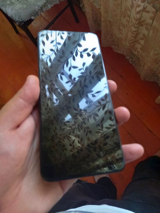 Срочно продам телефон