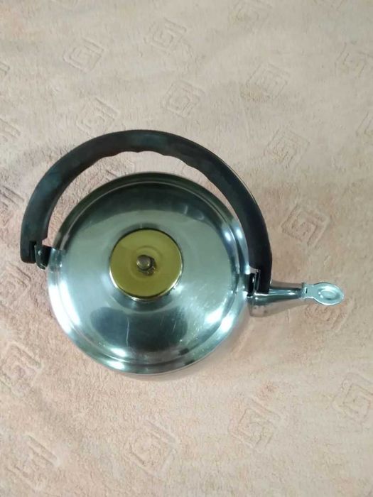 Чайник 5 л, метал, состояние отличное,большой