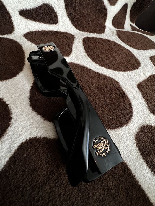 солнцезащитные очки roberto cavalli src109