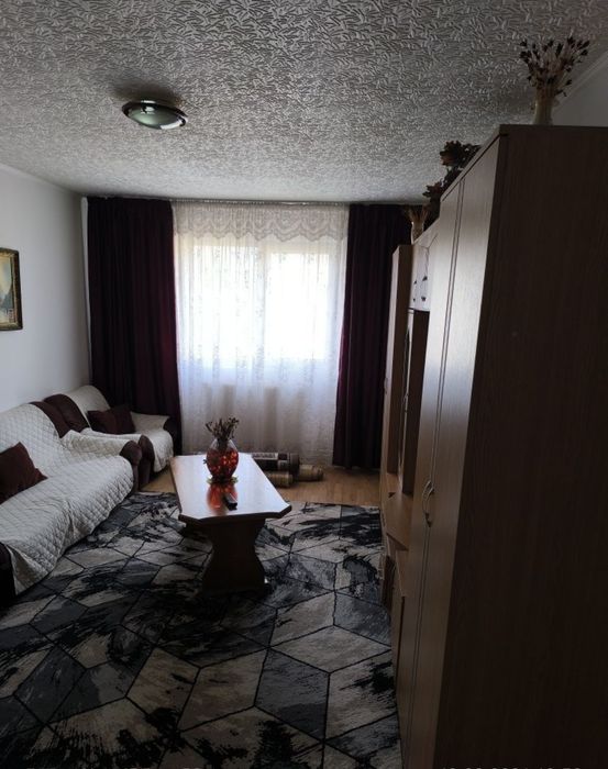 Apartament cu 3 camere