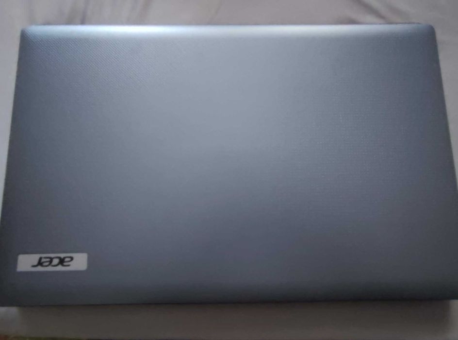 laptop Acer nu afiseaza